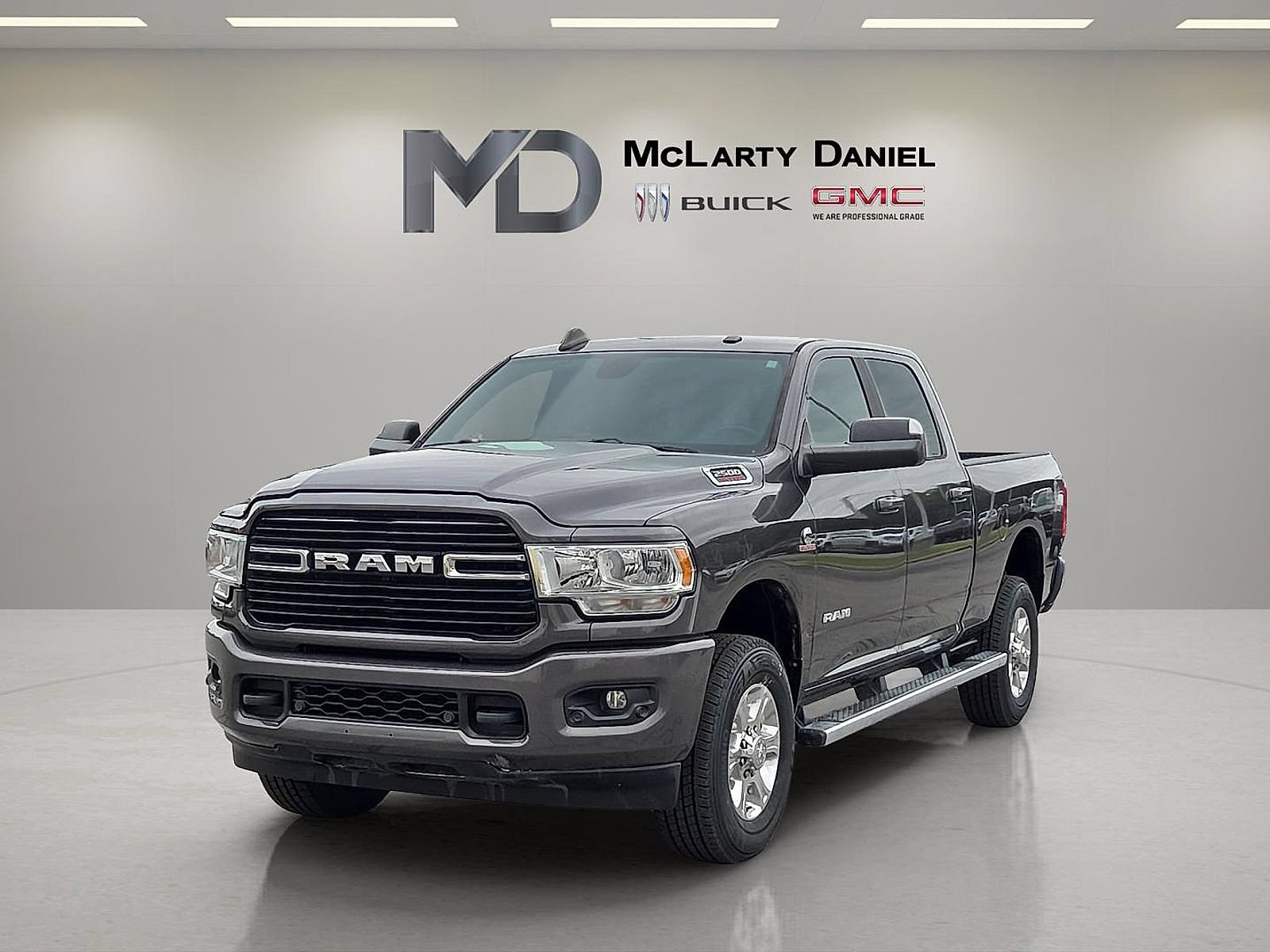 Used 2020 RAM 2500 Big Horn w/ Level 2 Equipment Group AWD/4WD image 3