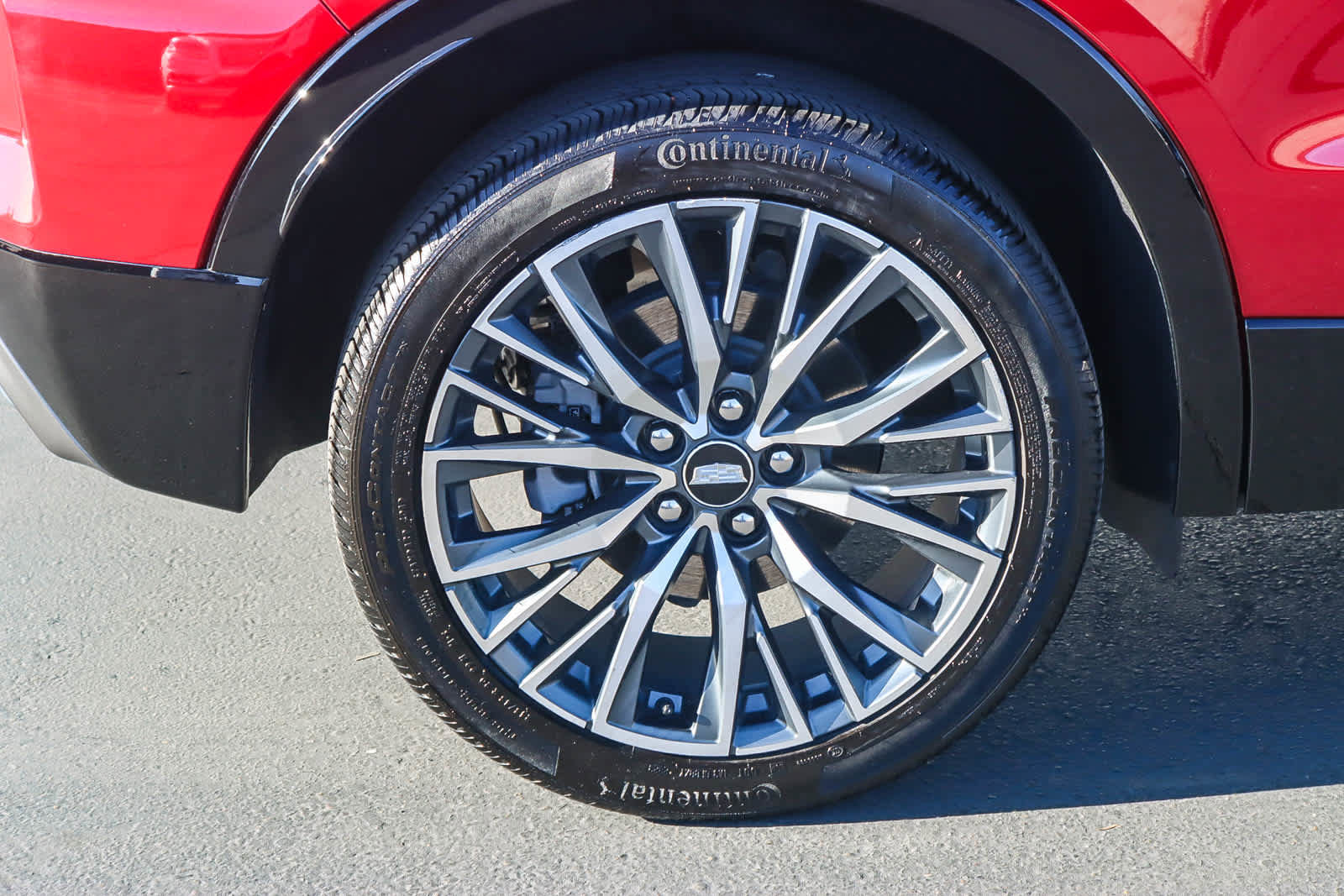 Used 2024 Cadillac XT4 Sport w/ Technology Package image 10