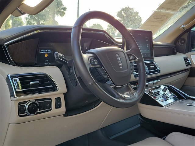 Used 2020 Lincoln Navigator Reserve w/ Luxury Package image 8