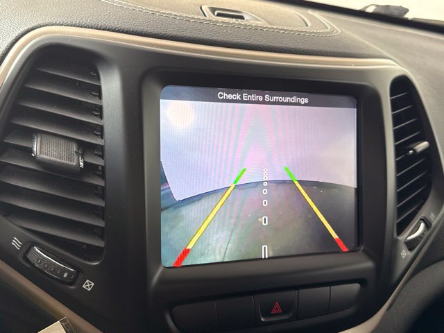 Used 2015 Jeep Cherokee Latitude w/ Cold Weather Group AWD/4WD image 23