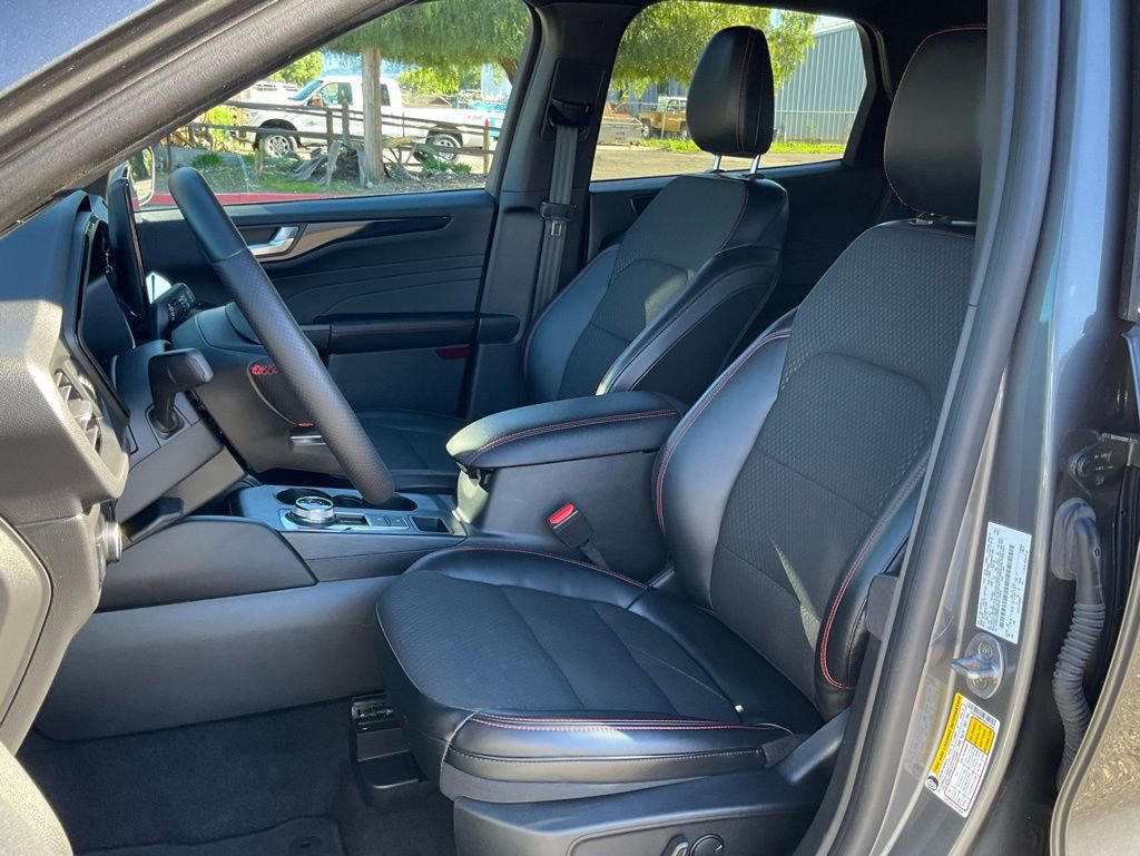 Certified 2024 Ford Escape ST-Line w/ Tech Pack #1 image 44