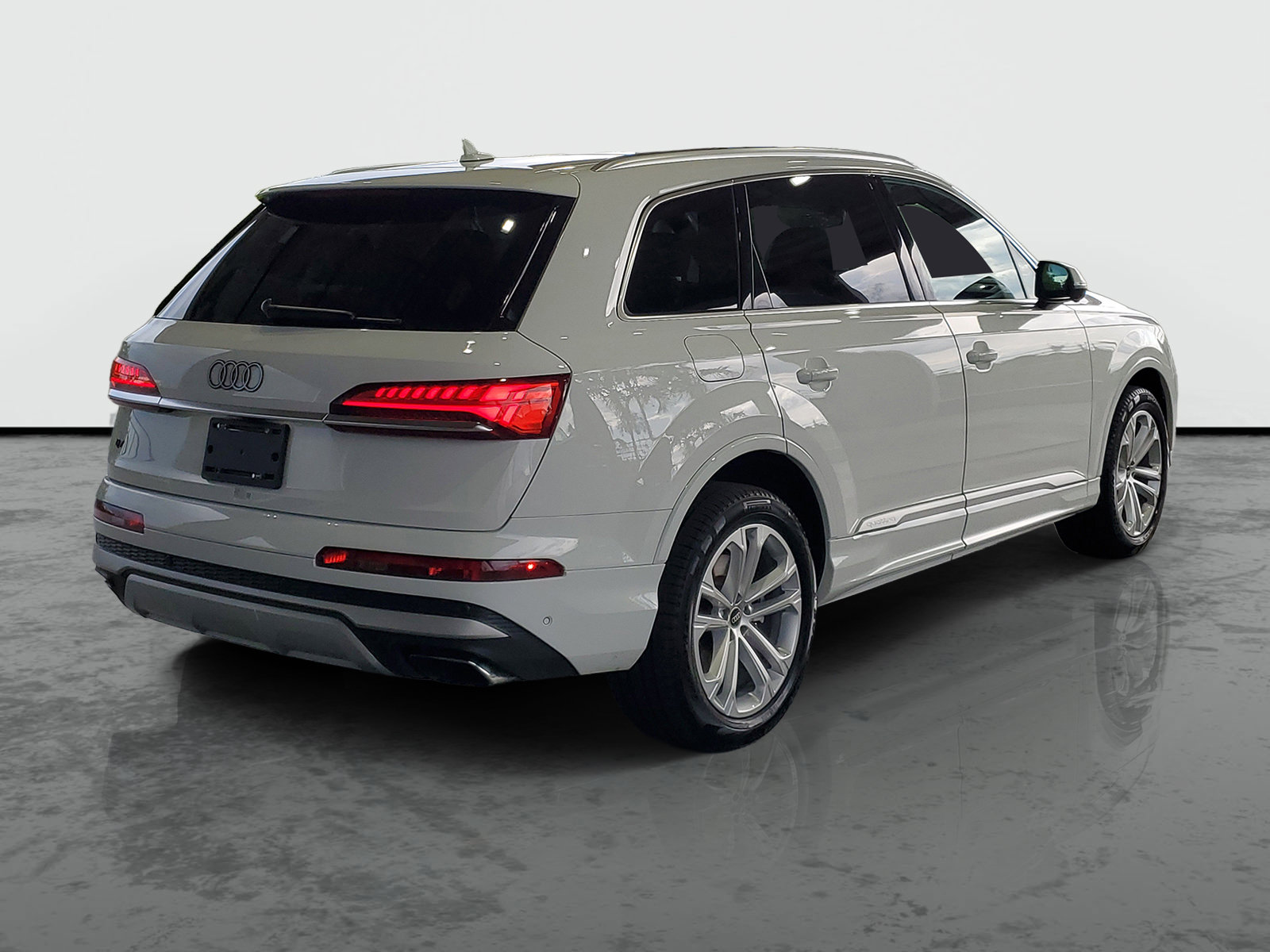 Used 2025 Audi Q7 3.0T Premium Plus AWD/4WD image 2