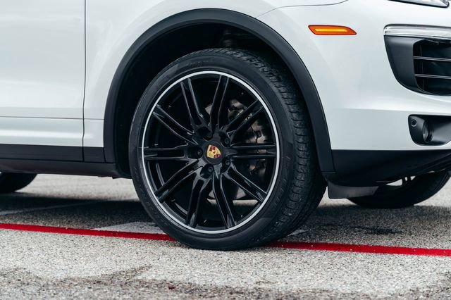 Used 2016 Porsche Cayenne S AWD/4WD image 39