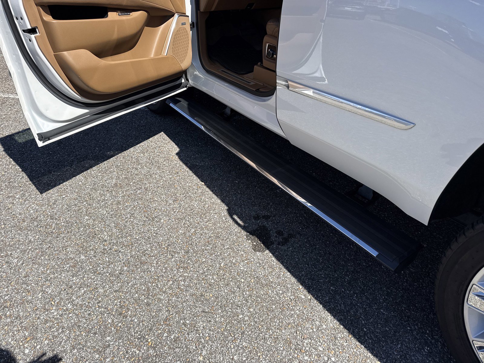 Used 2017 Cadillac Escalade Platinum image 11