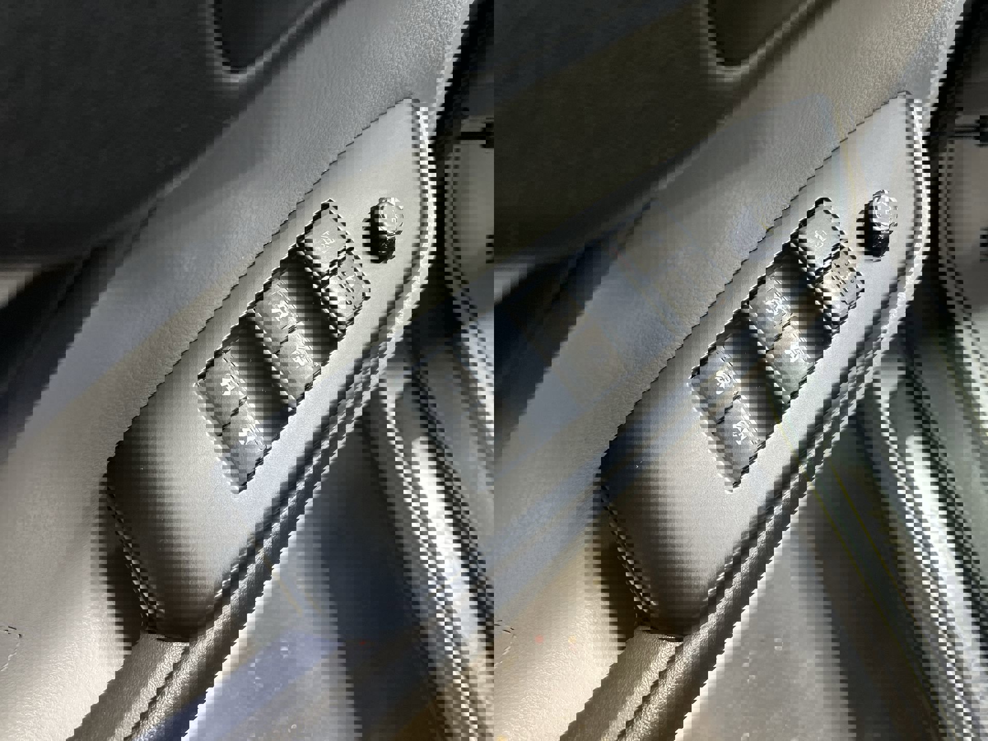 Used 2016 Toyota Highlander Limited image 24