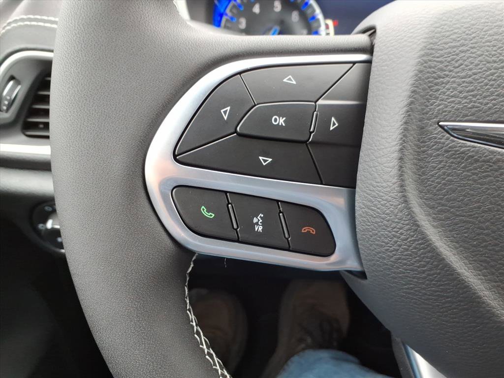 New 2026 Chrysler Pacifica Select image 18