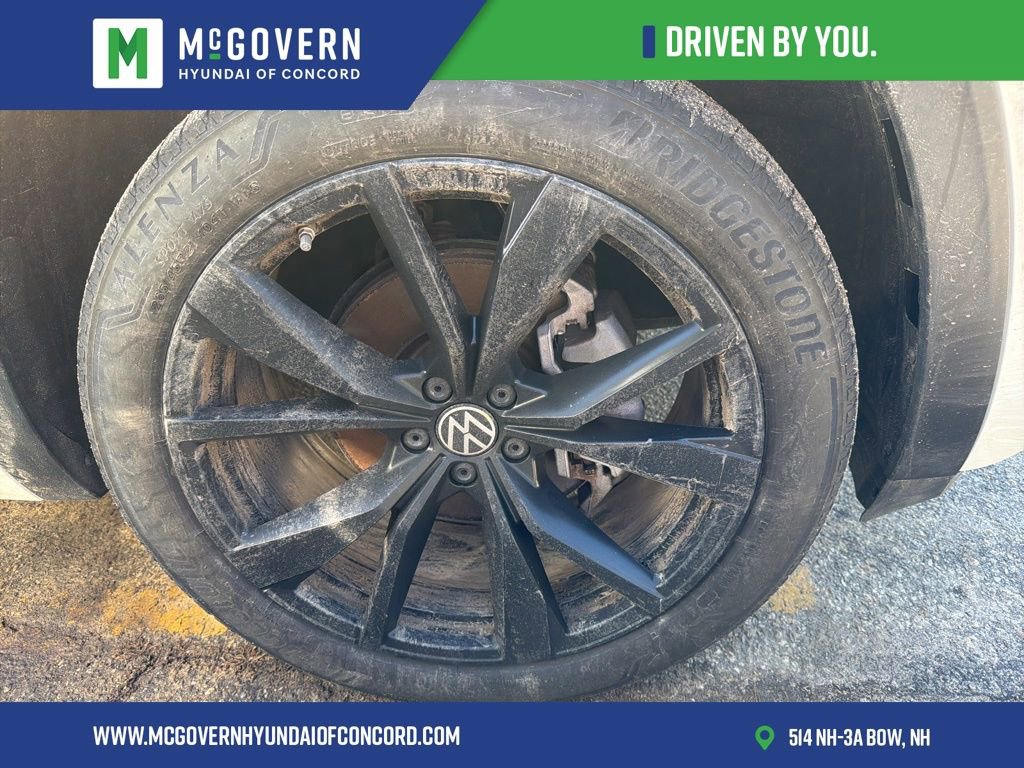 Used 2024 Volkswagen Atlas SEL Premium R-Line image 15