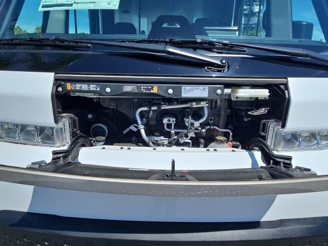 New 2025 Chevrolet Brightdrop 400 w/ Power Door Package AWD/4WD image 26