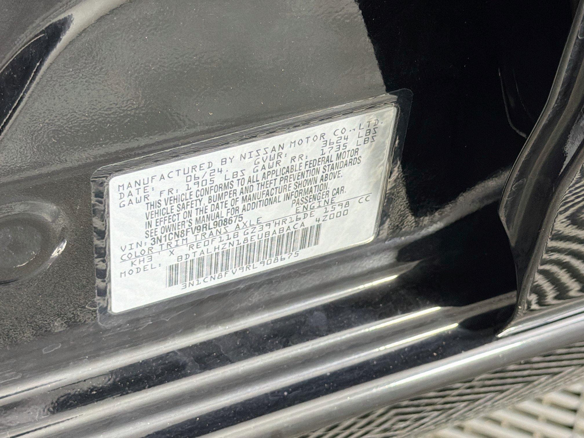 Used 2024 Nissan Versa SR FWD image 12
