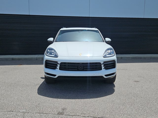 Used 2023 Porsche Cayenne Platinum Edition AWD/4WD image 2