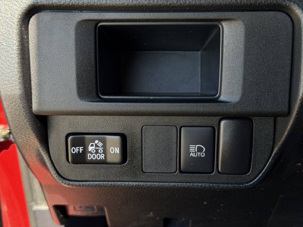 Used 2018 Toyota Tacoma SR w/ SR Convenience Package RWD image 21