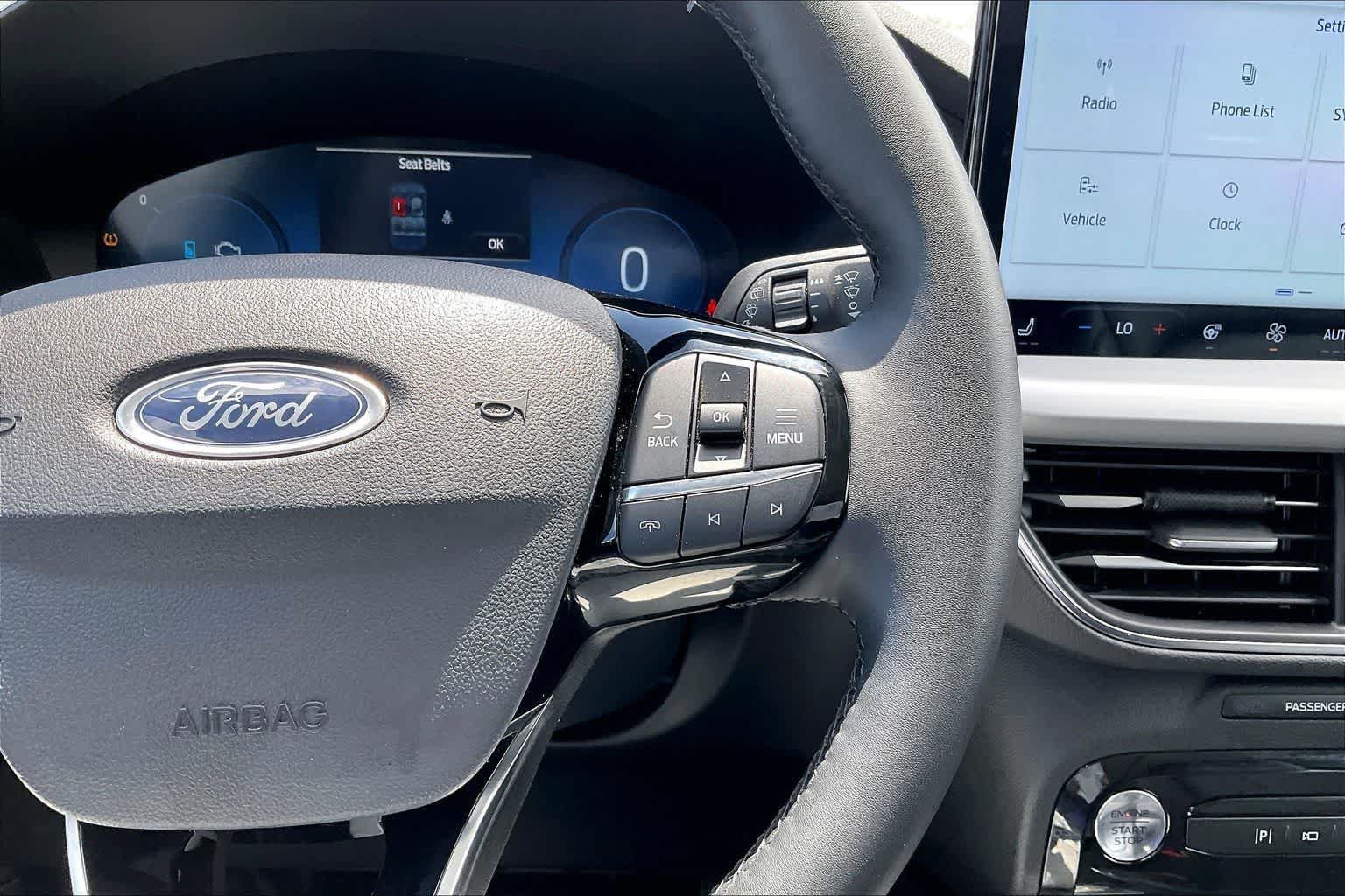 Used 2025 Ford Escape SE w/ PHEV Premium Package FWD image 25