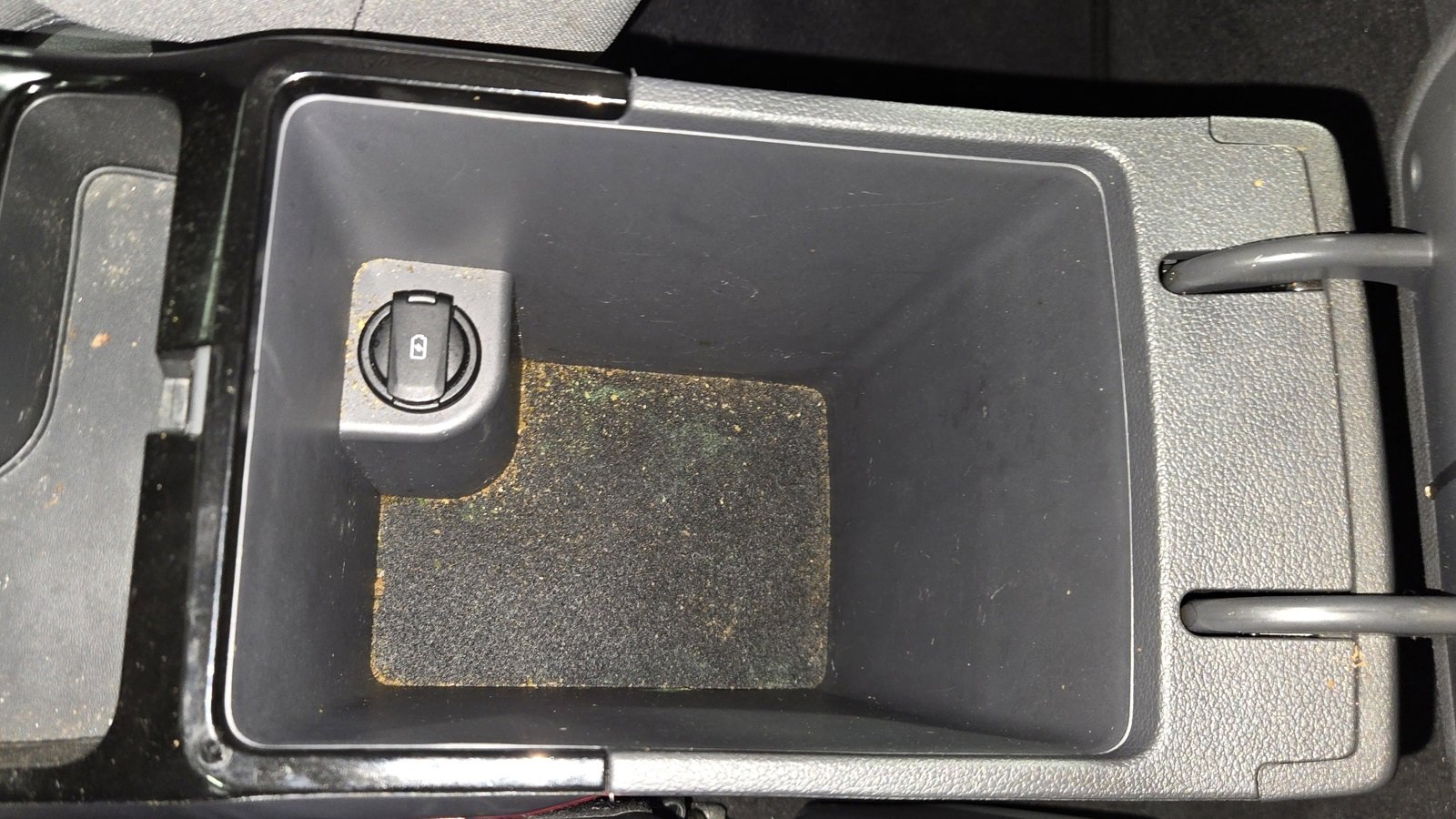 Used 2021 Hyundai Ioniq SE image 18