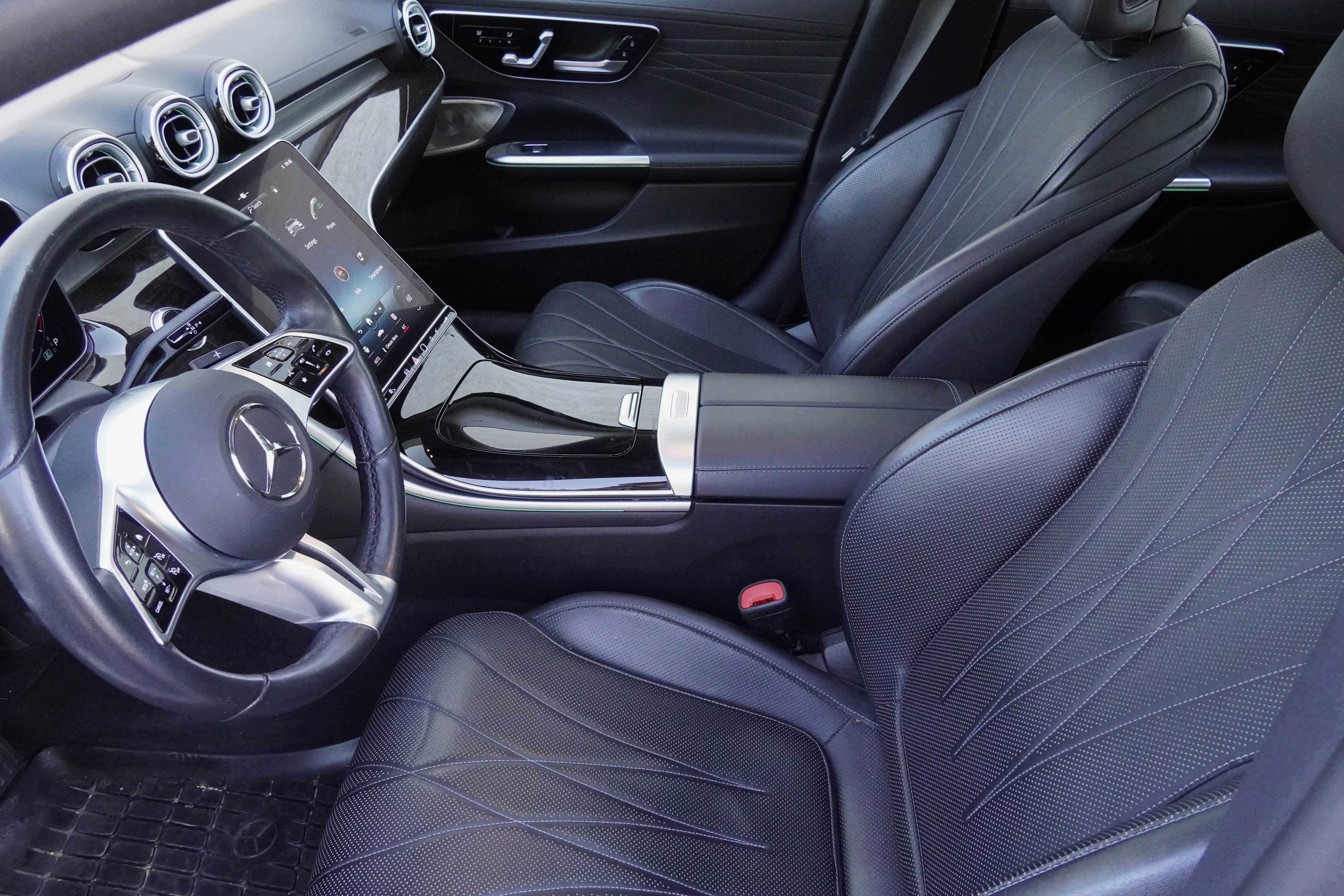 Used 2022 Mercedes-Benz C 300 Sedan image 11
