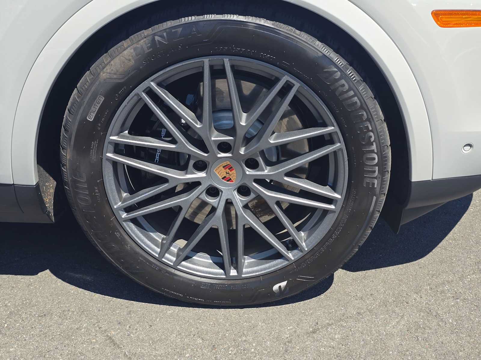 Used 2025 Porsche Cayenne S AWD/4WD image 9