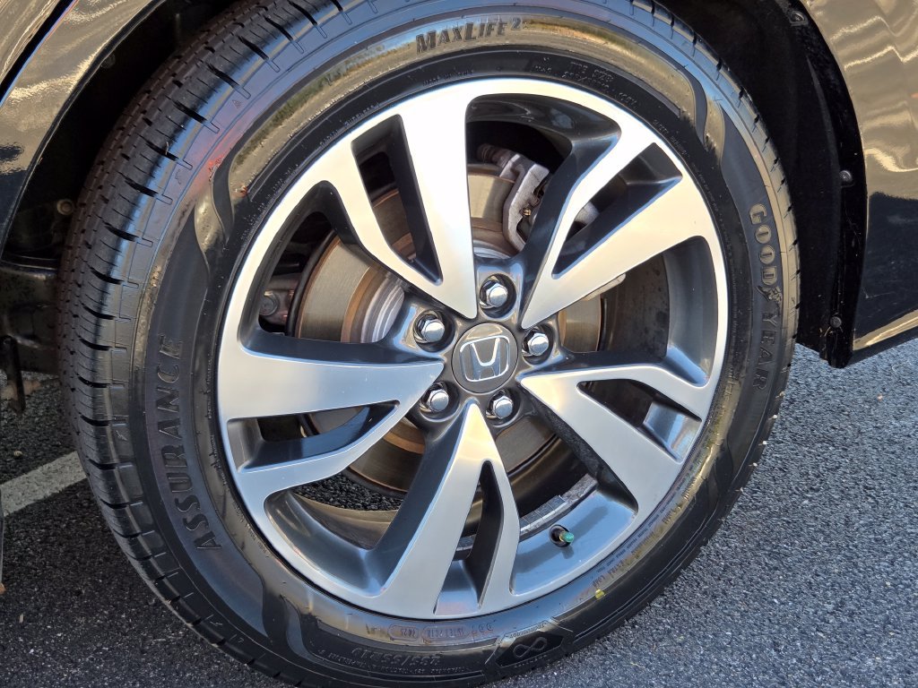 Certified 2024 Honda Odyssey Touring image 21
