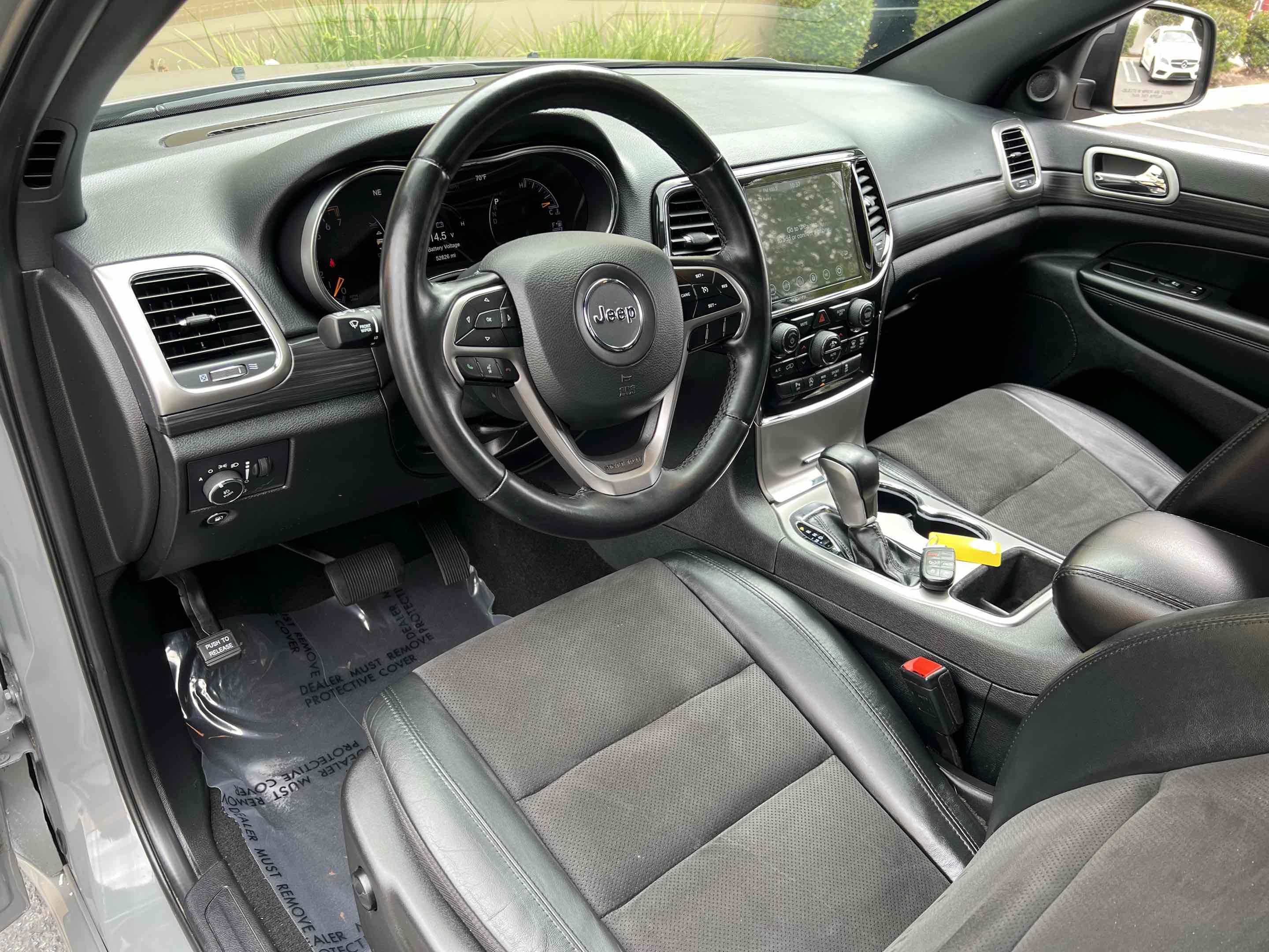 Used 2022 Jeep Grand Cherokee Laredo X RWD image 3