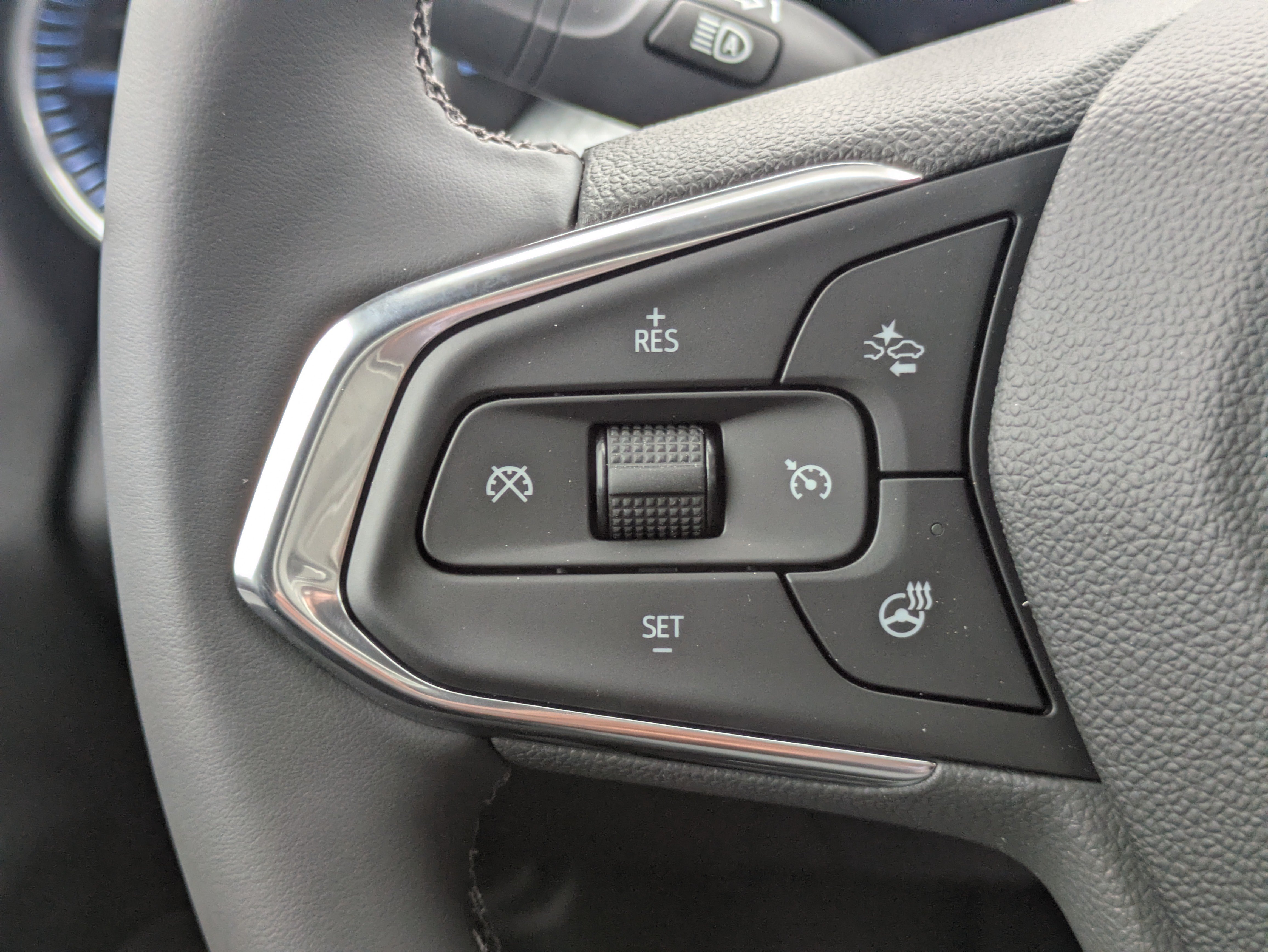 New 2026 Chevrolet Trax LT w/ Driver Confidence Package FWD image 8