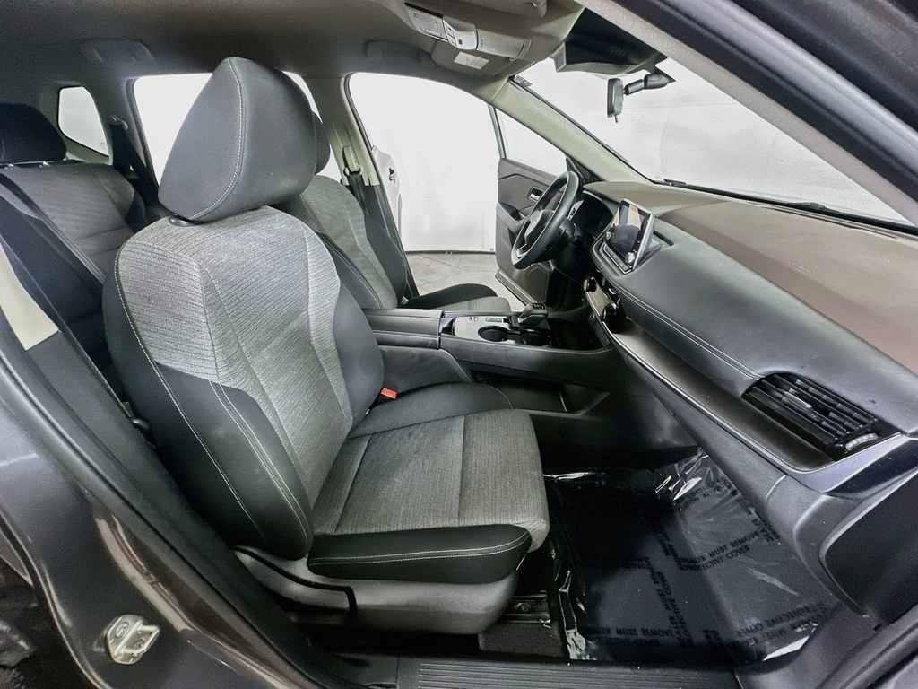 Used 2021 Nissan Rogue SV FWD image 14