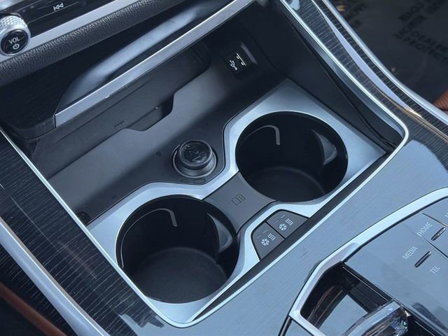 Used 2024 BMW X7 M60i w/ Executive Package image 32