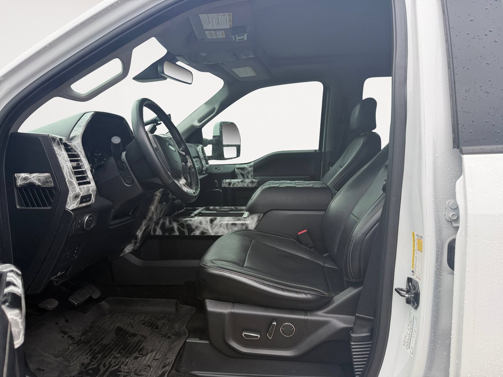 Used 2017 Ford F350 Lariat w/ Lariat Ultimate Package AWD/4WD image 9