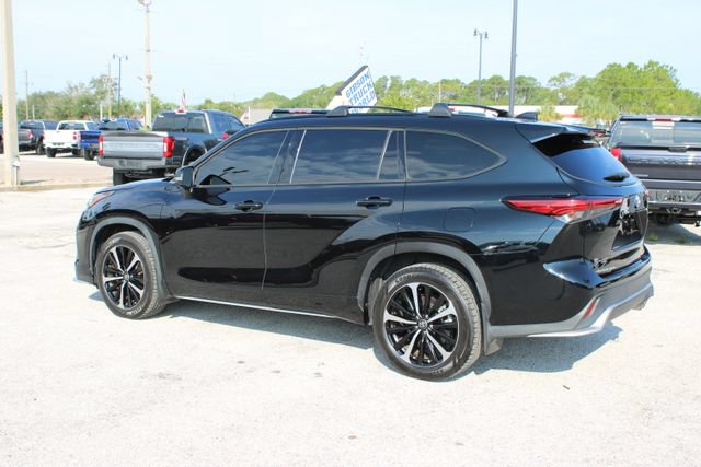 Used 2022 Toyota Highlander XSE AWD/4WD image 7
