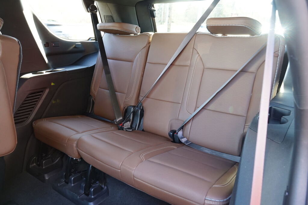 Used 2021 Chevrolet Tahoe High Country w/ Premium Package image 16