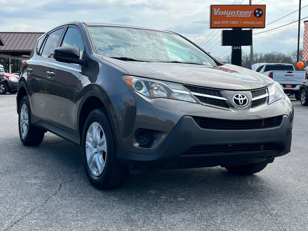 Used 2015 Toyota RAV4 LE AWD/4WD image 2