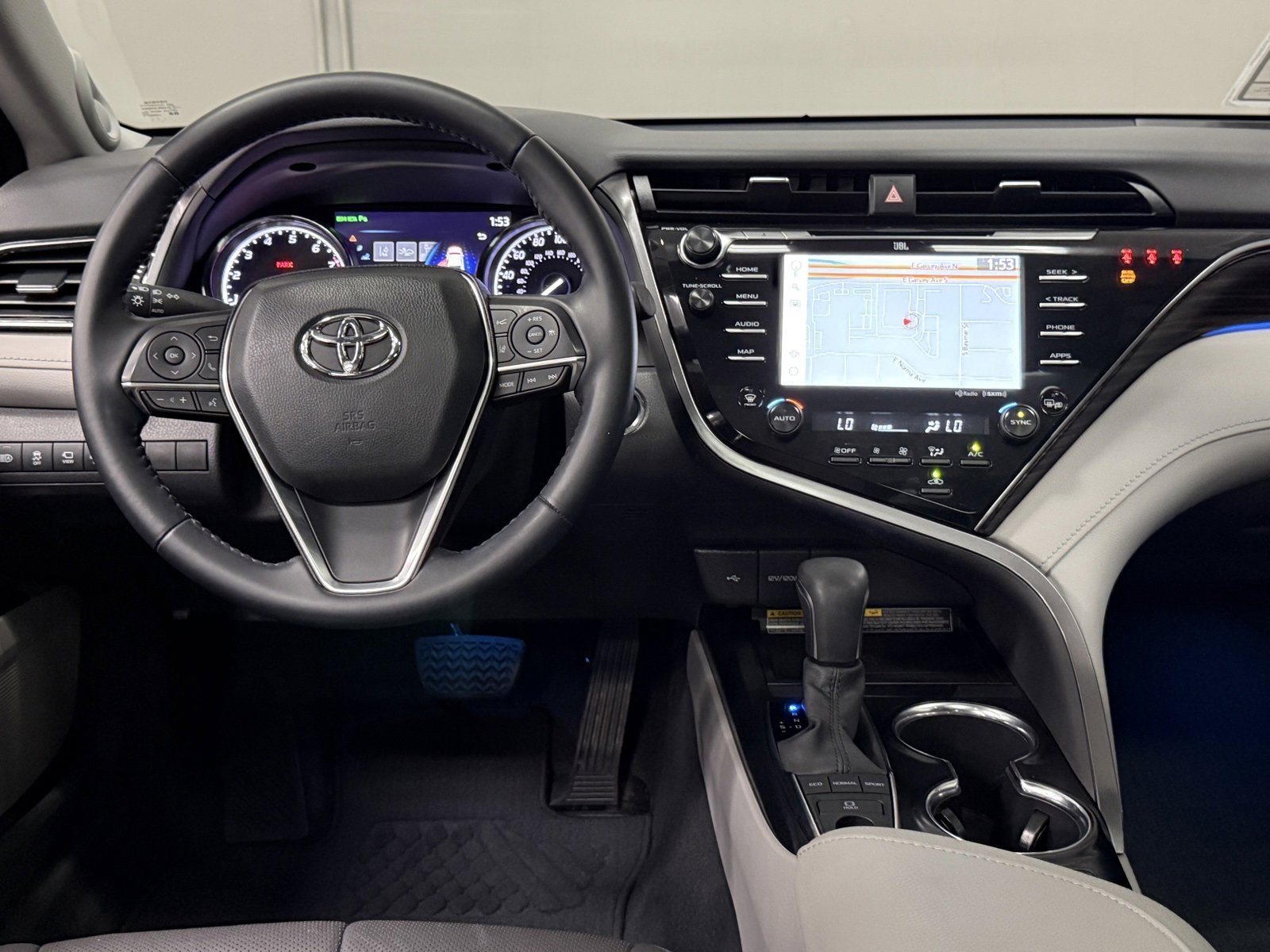 Used 2020 Toyota Camry XLE image 38