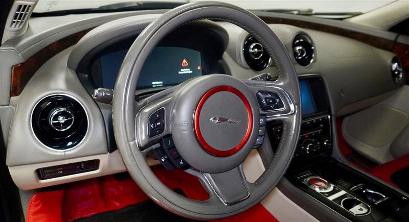 Used 2016 Jaguar XJ L Portfolio image 11