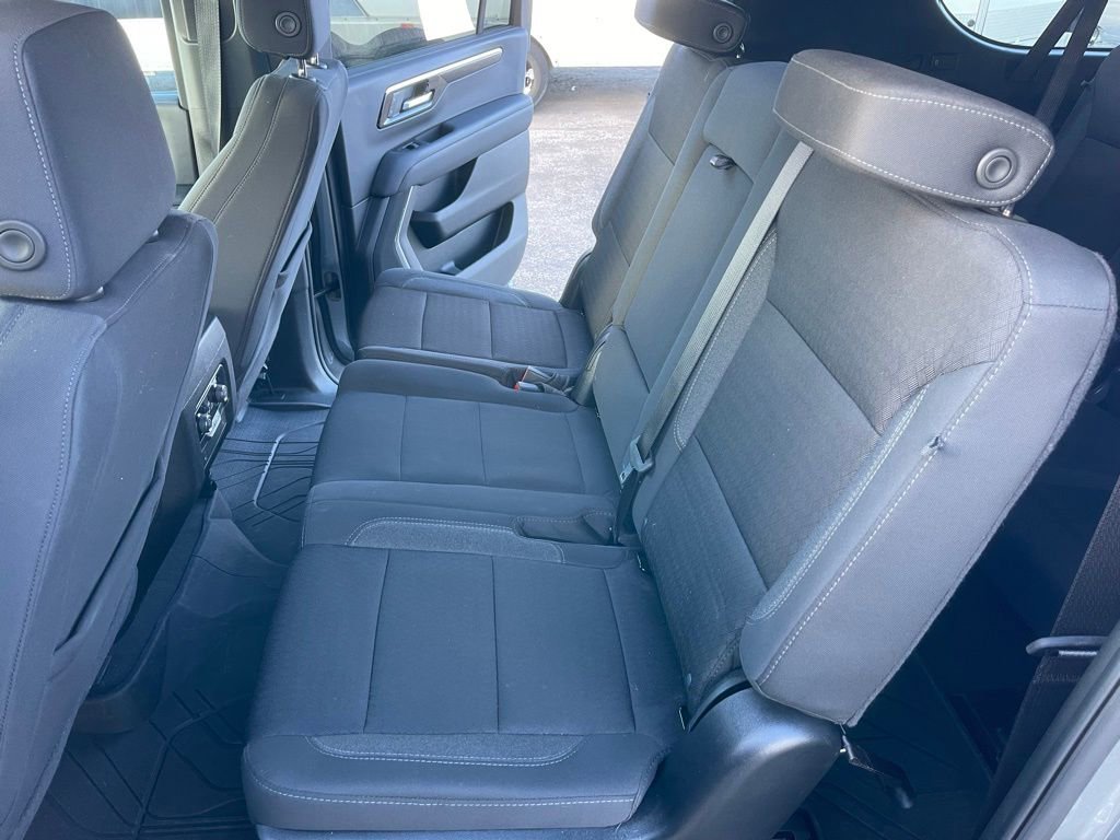 Used 2025 Chevrolet Suburban LS image 23