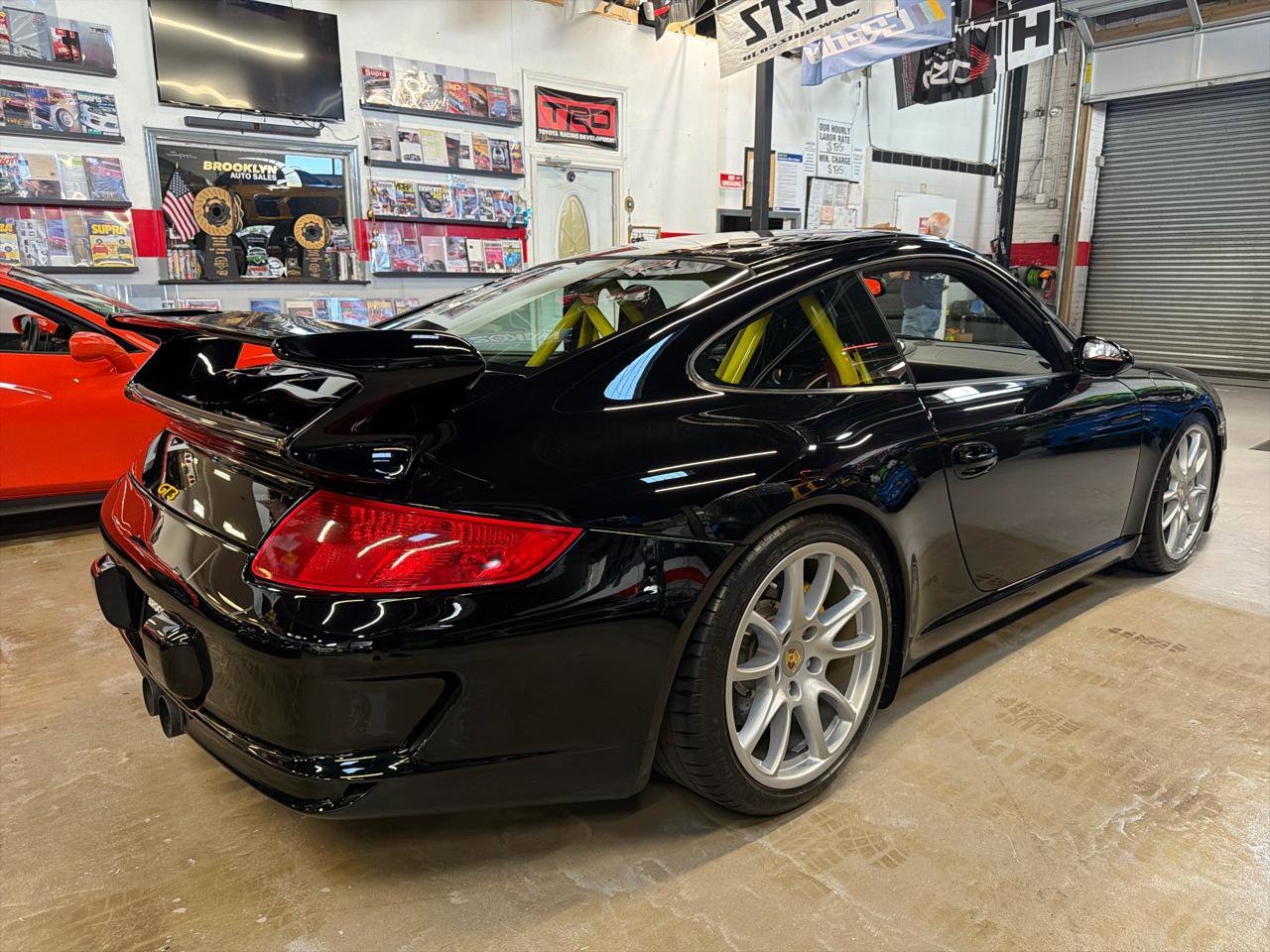 Used 2007 Porsche 911 GT3 RWD image 5