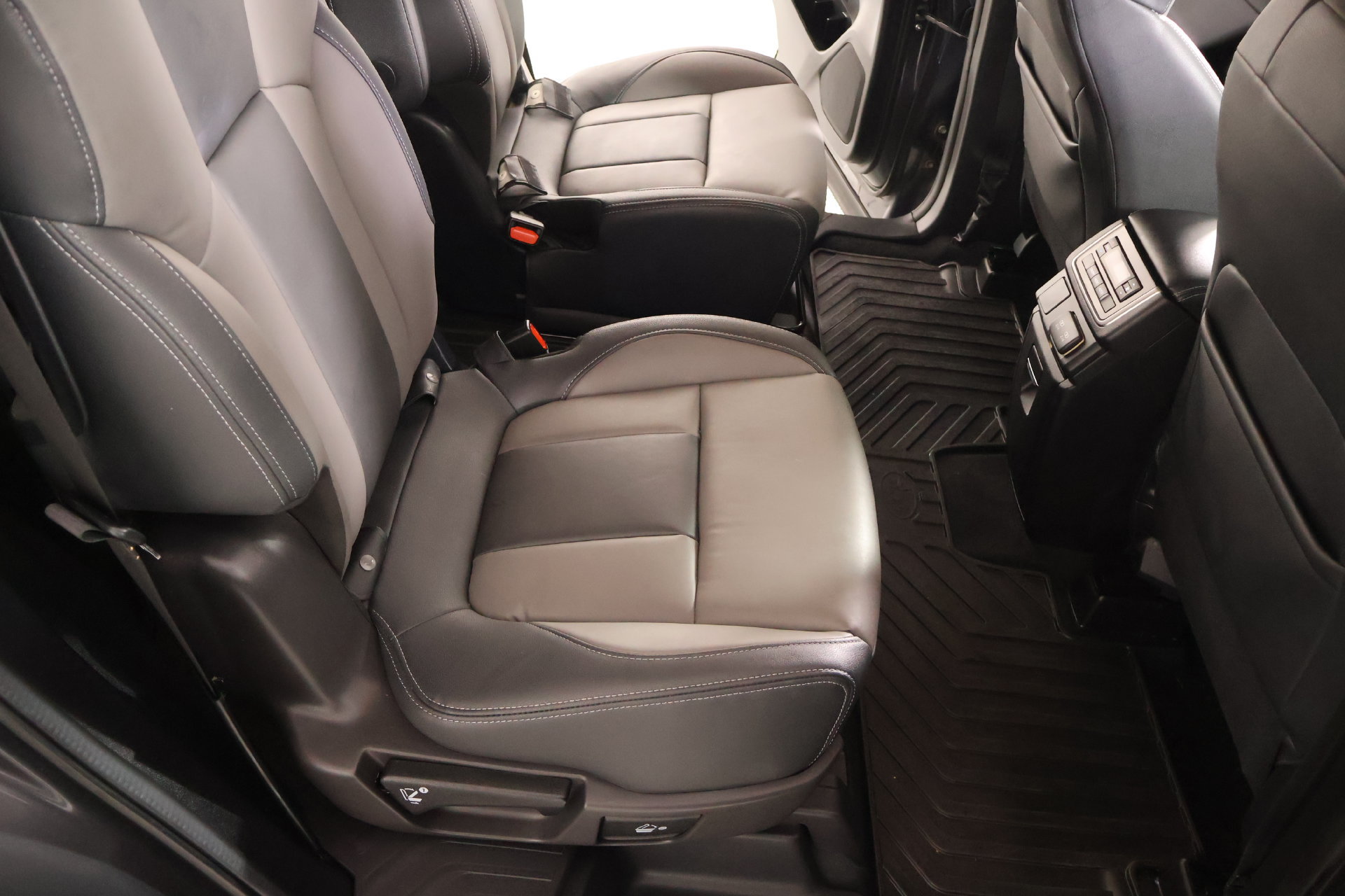 Used 2022 Subaru Ascent Onyx Edition AWD/4WD image 15