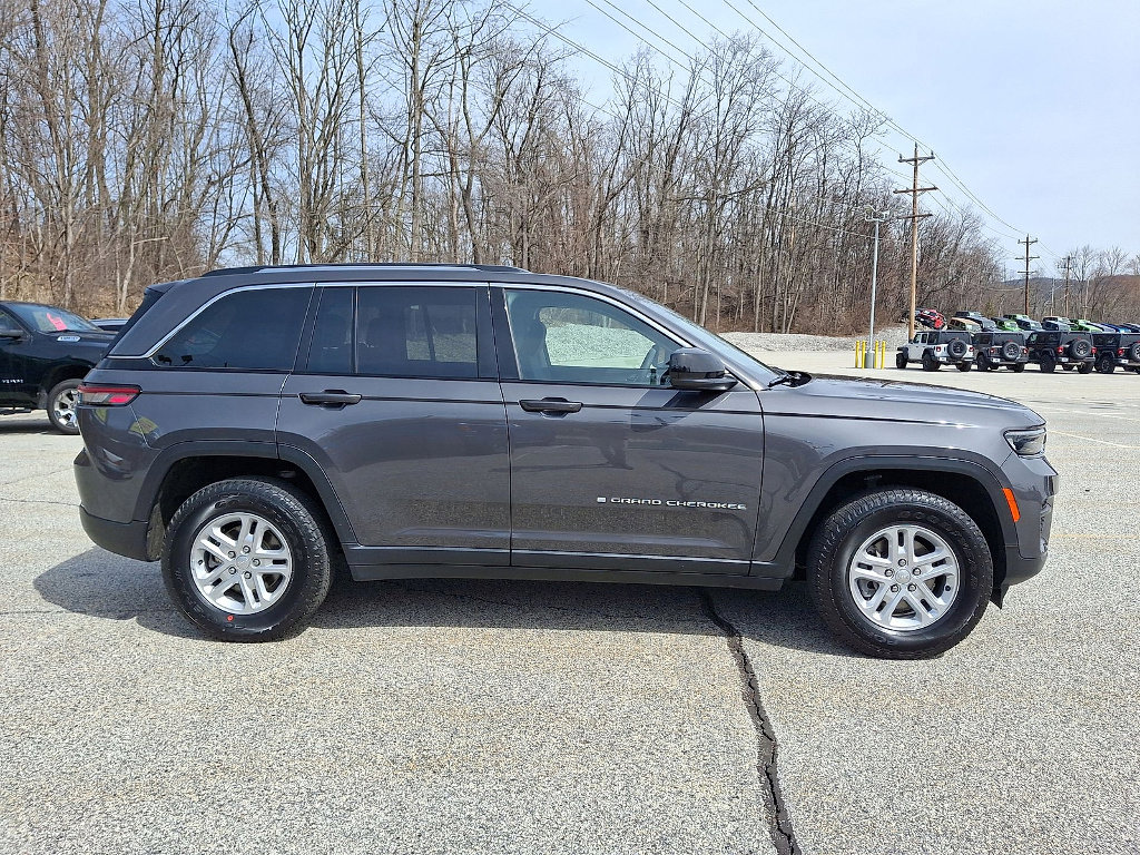 Certified 2023 Jeep Grand Cherokee Laredo w/ Luxury Tech Group I AWD/4WD image 55