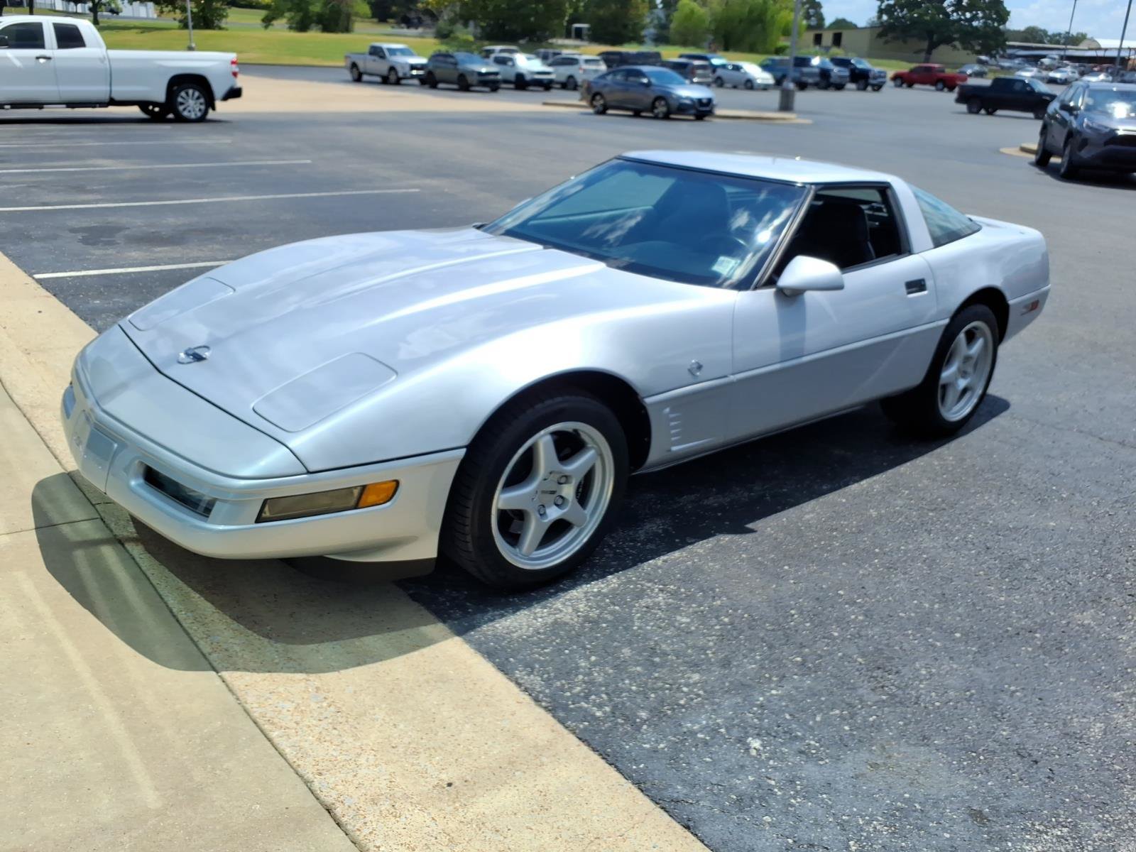 Used 1996 Chevrolet Corvette Coupe RWD image 45