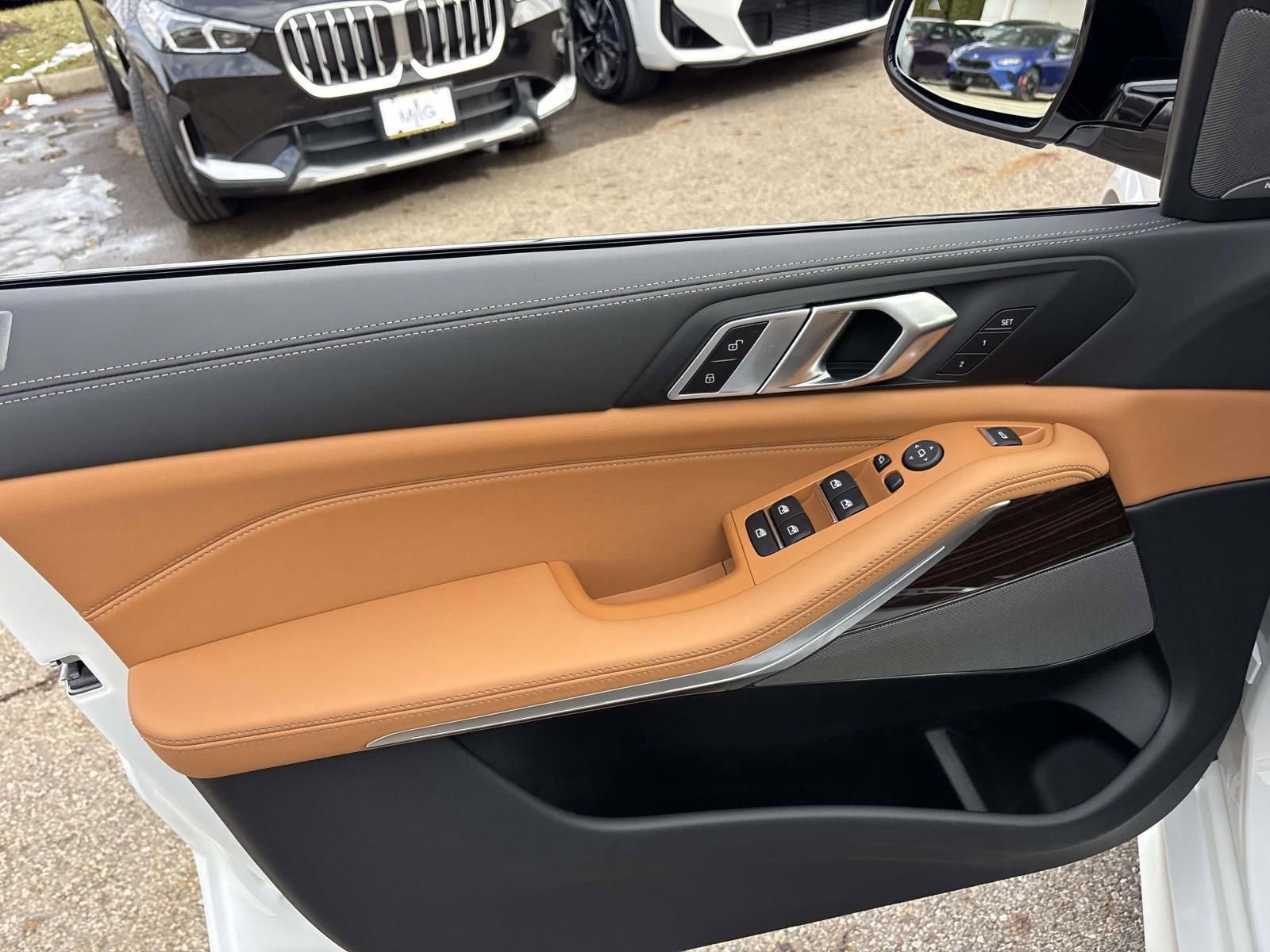 New 2026 BMW X5 xDrive40i w/ M Sport Package AWD/4WD image 11