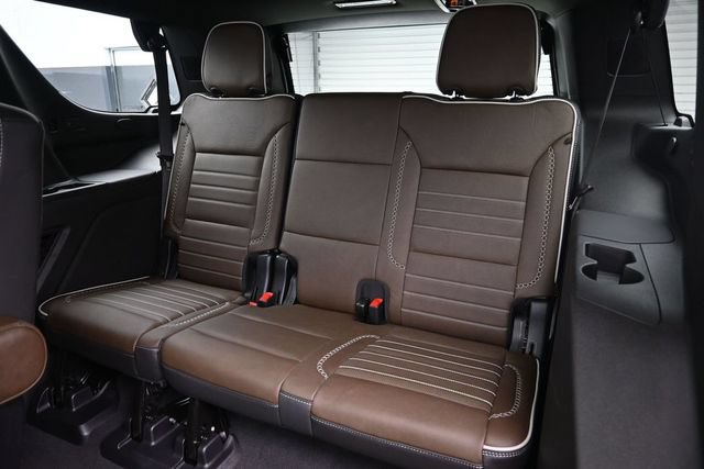 Certified 2025 GMC Yukon Denali Ultimate AWD/4WD image 13