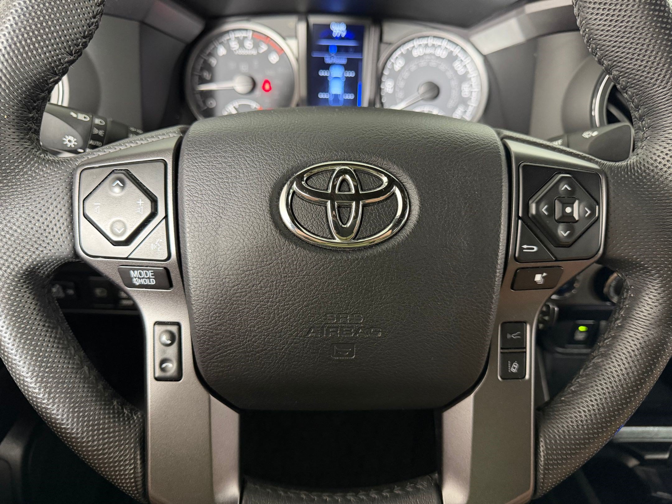 Used 2022 Toyota Tacoma TRD Sport w/ Technology Package AWD/4WD image 13