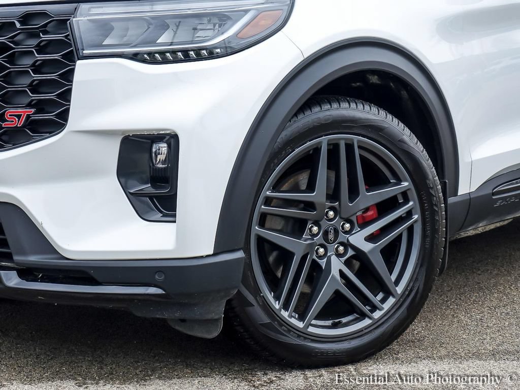 Used 2025 Ford Explorer ST AWD/4WD image 5
