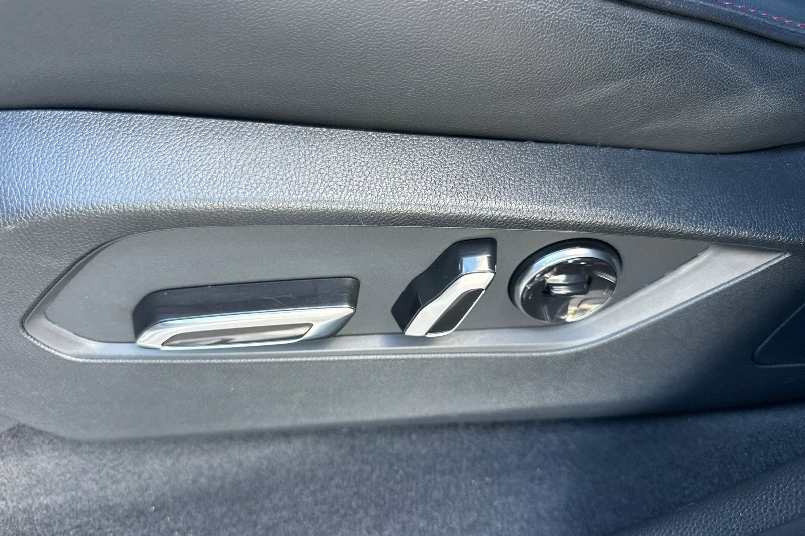Used 2025 Acura MDX Type S image 13