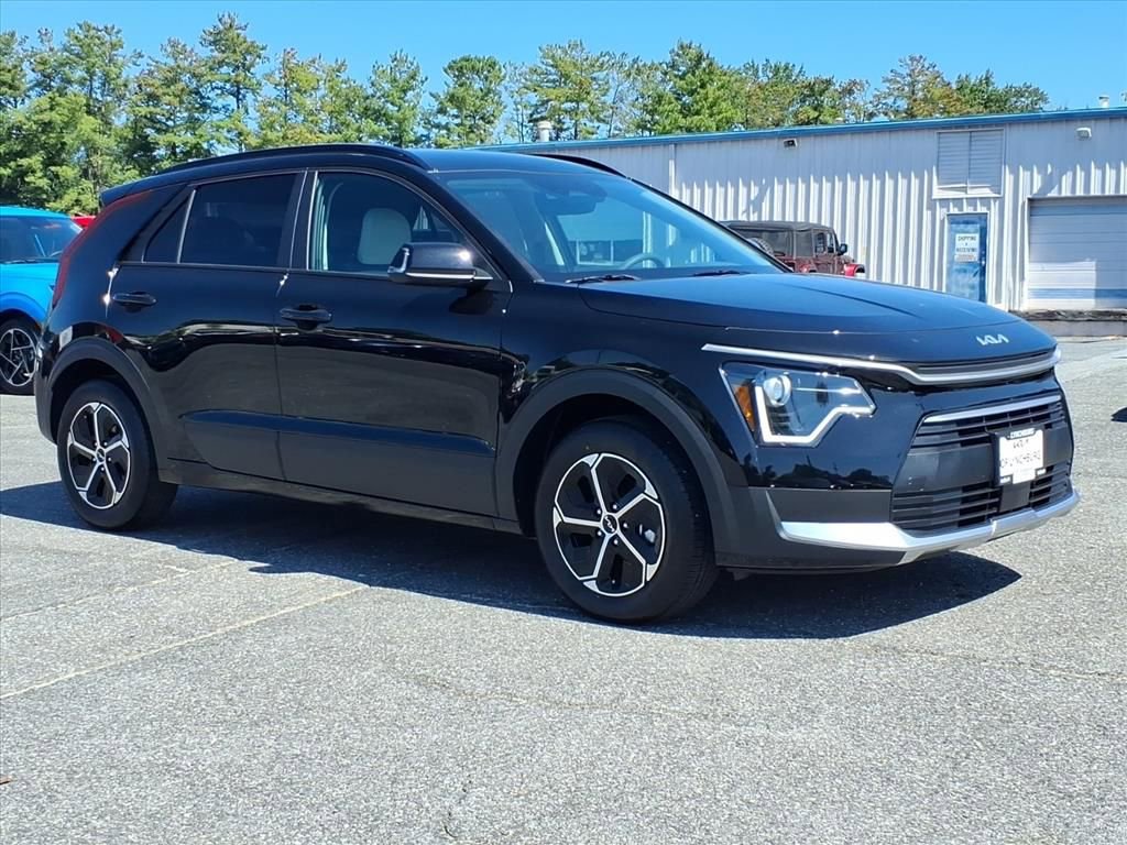 New 2025 Kia Niro EX