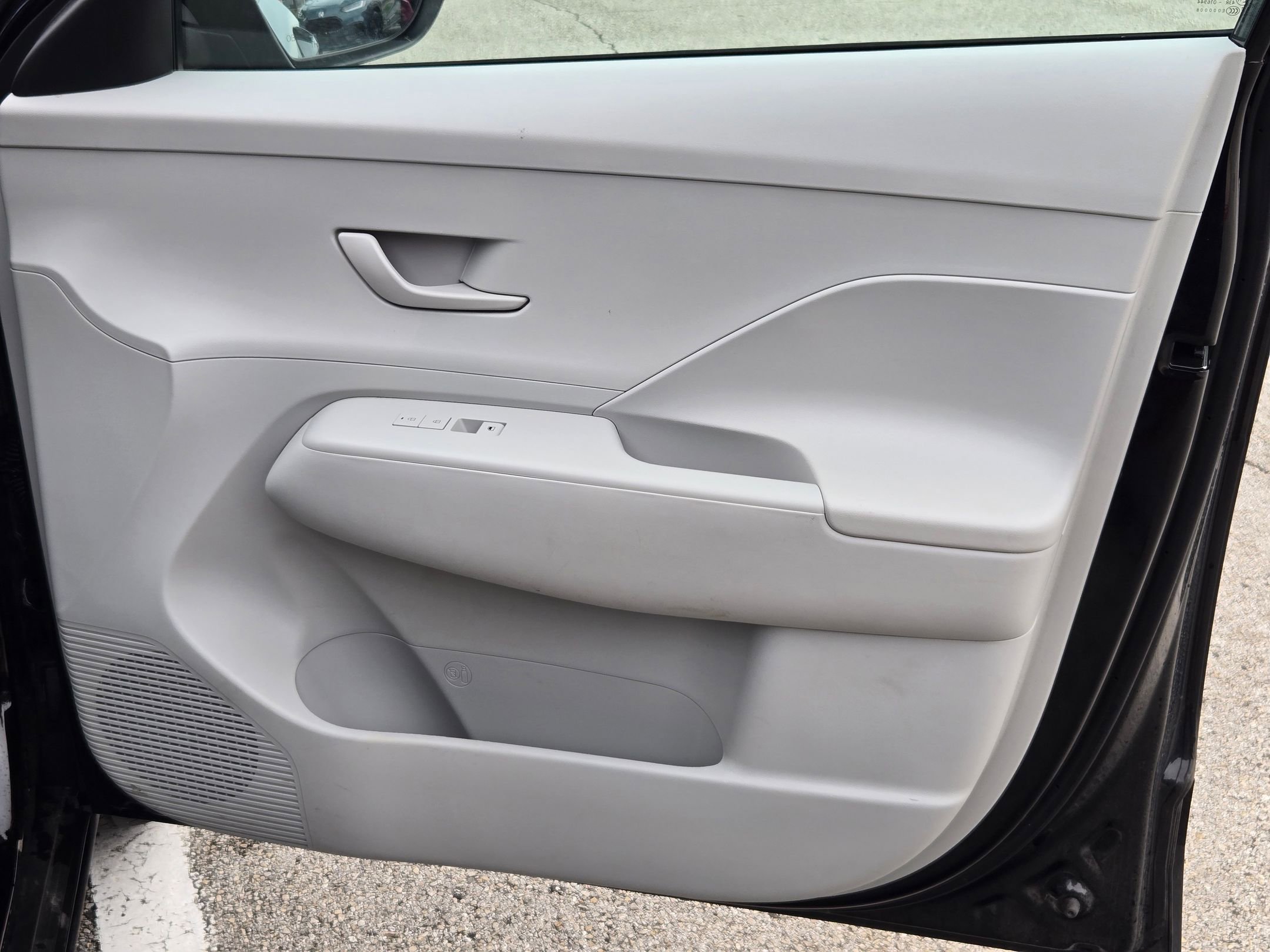 Used 2025 Hyundai Kona SEL FWD image 28