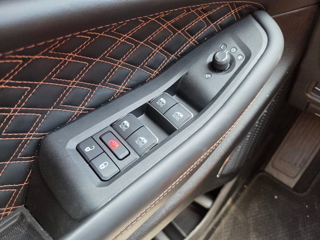 Used 2025 Jeep Grand Cherokee Summit AWD/4WD image 24