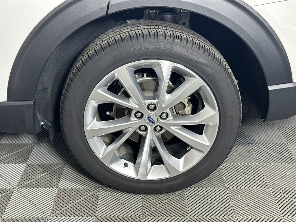 Used 2022 Ford Explorer Platinum w/ Equipment Group 601A AWD/4WD image 20