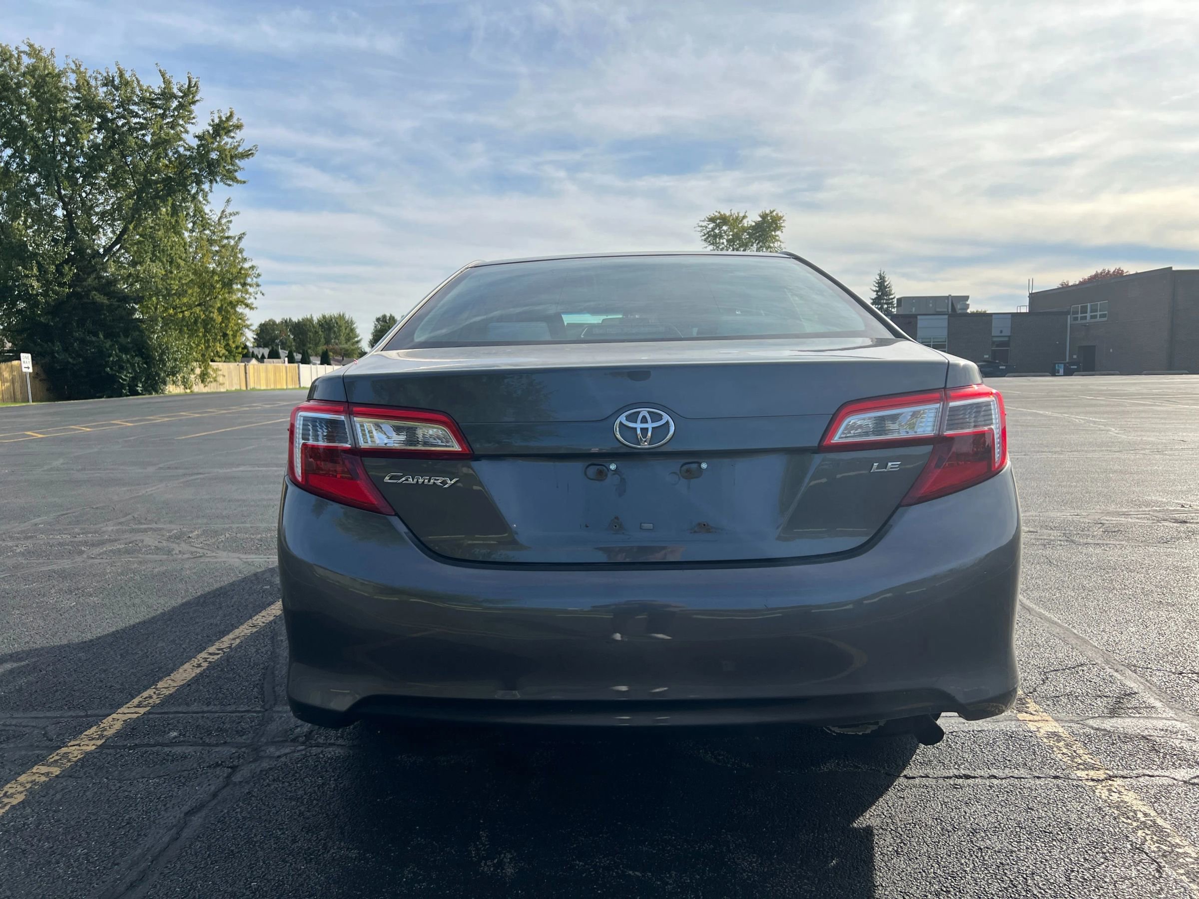 Used 2014 Toyota Camry LE FWD image 11