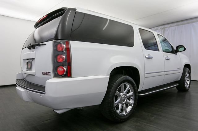 Used 2011 GMC Yukon XL Denali AWD/4WD image 32