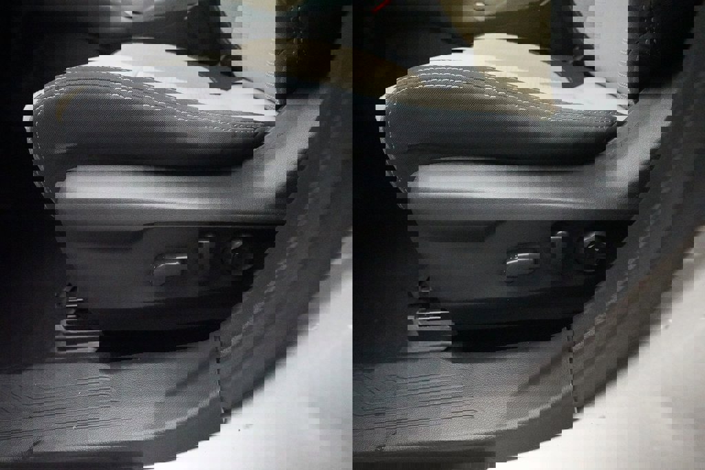 Used 2020 Subaru Outback Premium image 30