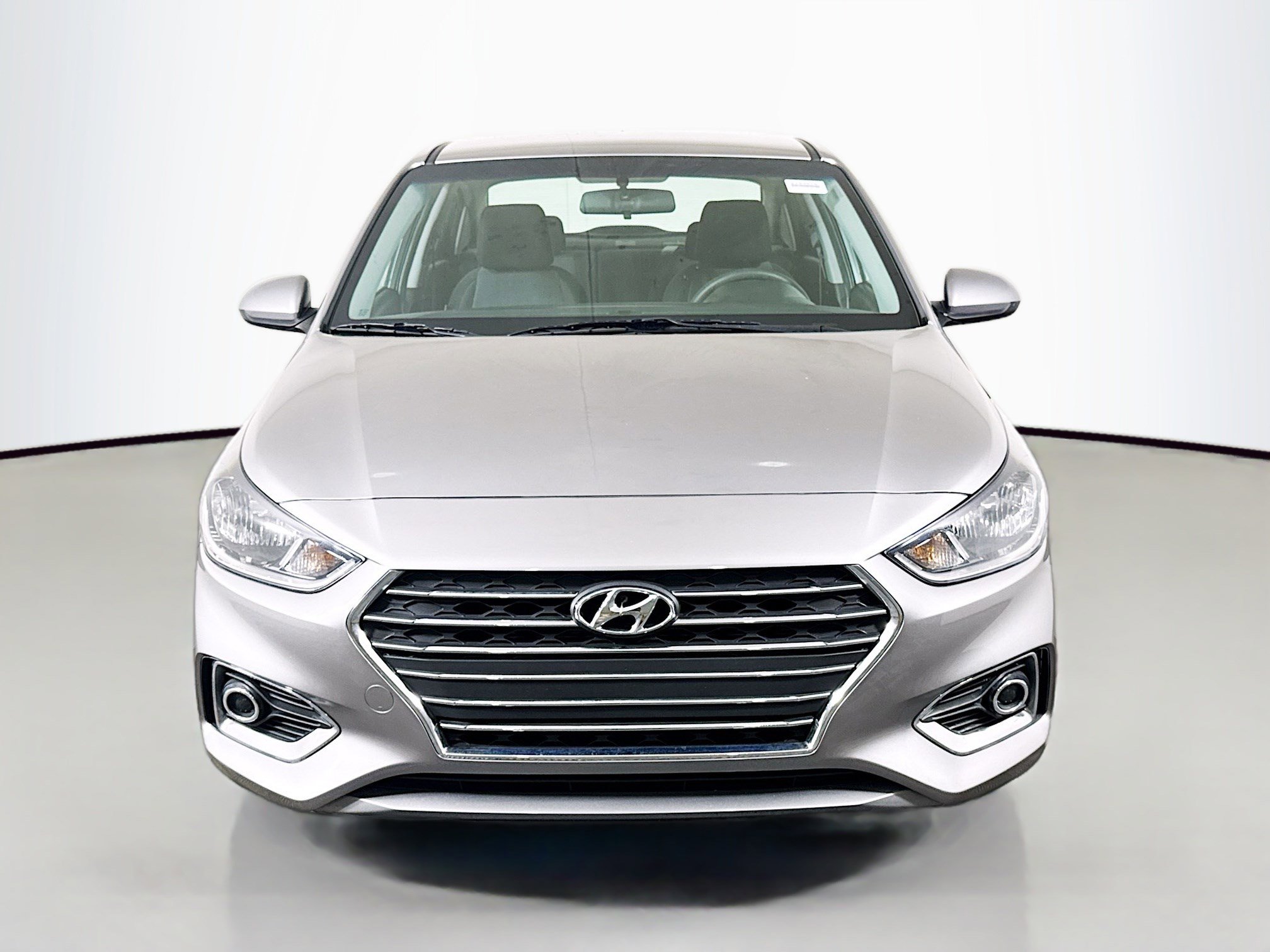 Used 2022 Hyundai Accent SEL image 2