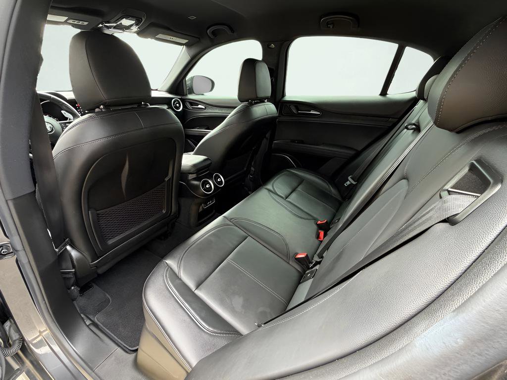 Used 2022 Alfa Romeo Stelvio Sprint RWD image 21