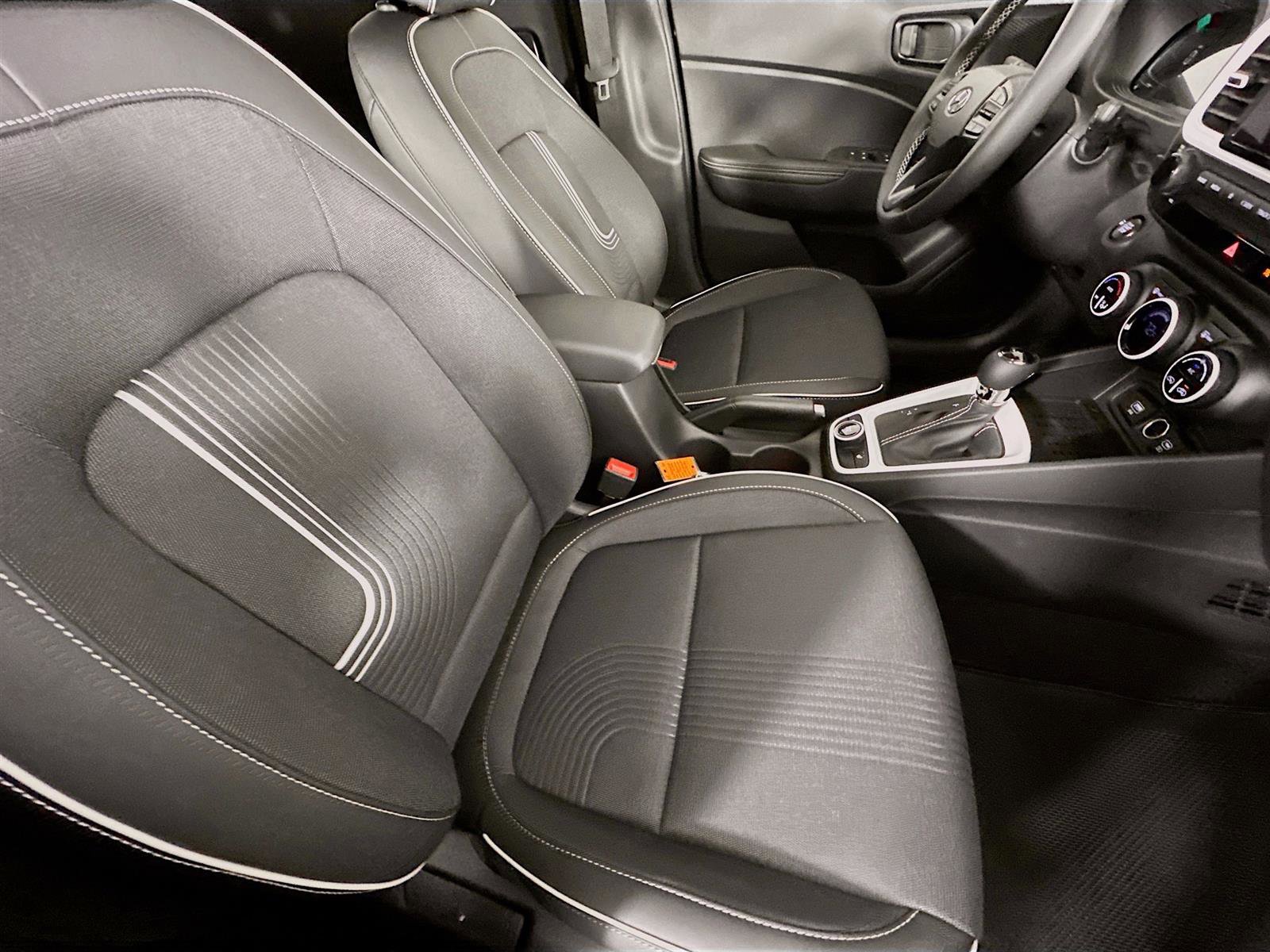 New 2025 Hyundai Venue Limited image 21